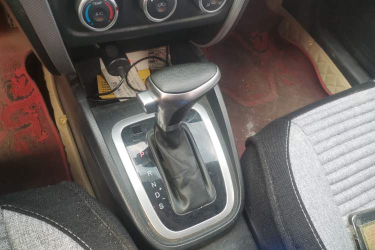 Used Bestune B30 2019 1.6L Automatic Comfort Model Gear Lever