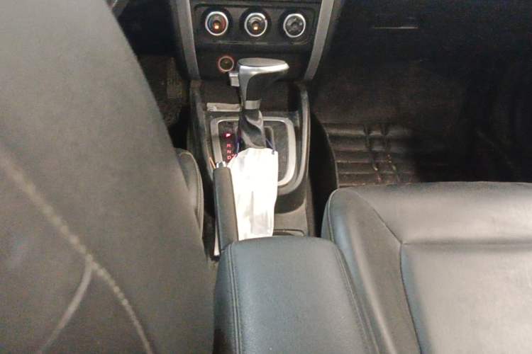 Used Bestune B30 2019 1.6L Automatic Comfort Model Gear Lever