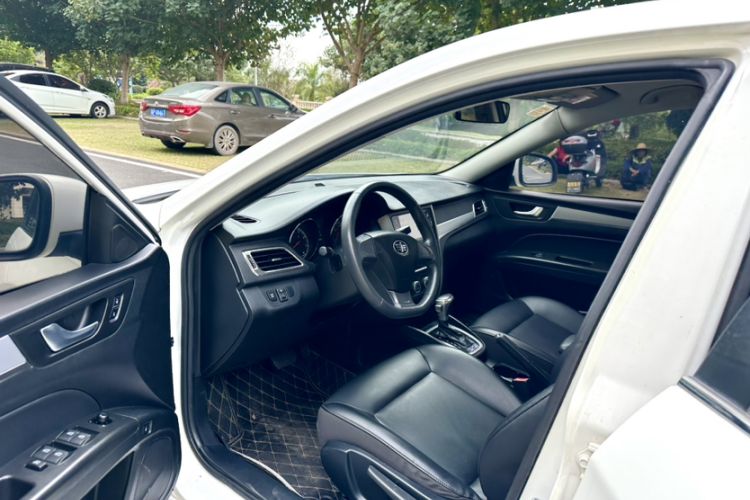 Used Bestune B30 2019 1.6L Automatic Comfort Model Interior 3