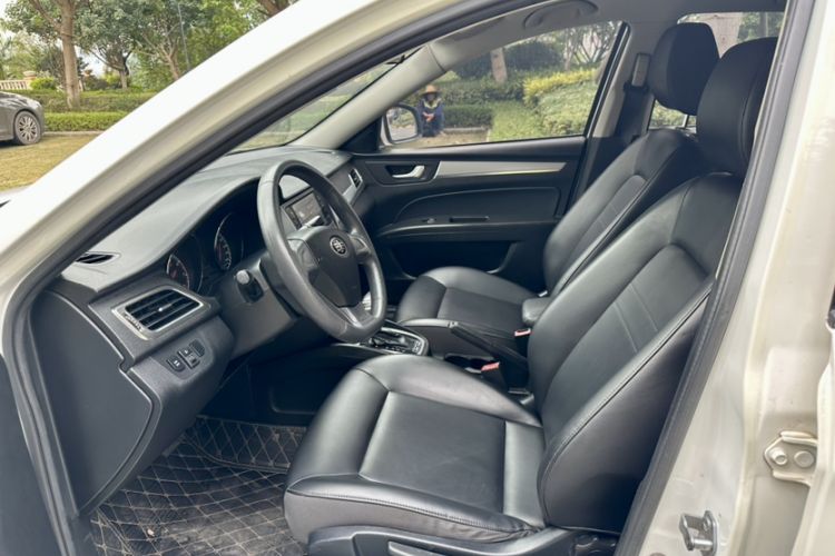 Used Bestune B30 2019 1.6L Automatic Comfort Model Interior 9