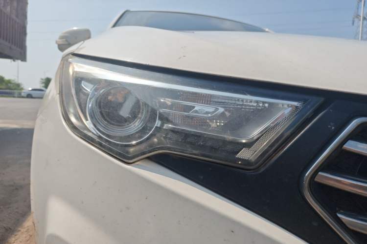 Used Bestune B30 2019 1.6L Automatic Comfort Model Right Front Headlight