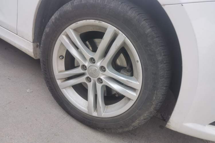 Used Bestune B30 2019 1.6L Automatic Comfort Model Right Front Wheel Hub