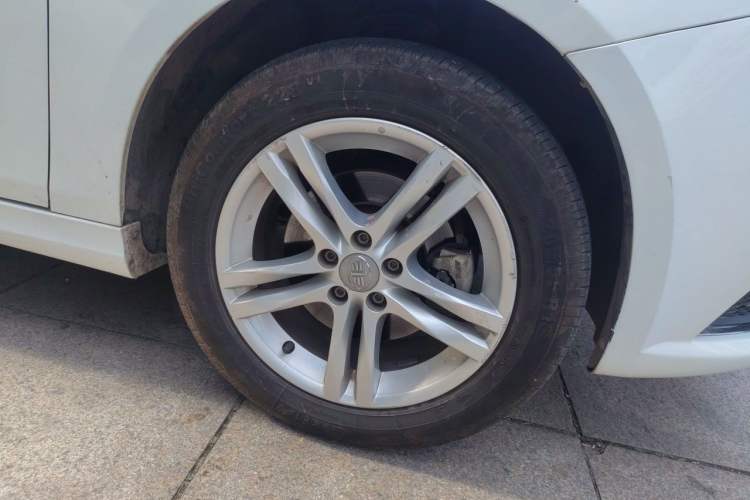 Used Bestune B30 2019 1.6L Automatic Comfort Model Right Front Wheel Hub