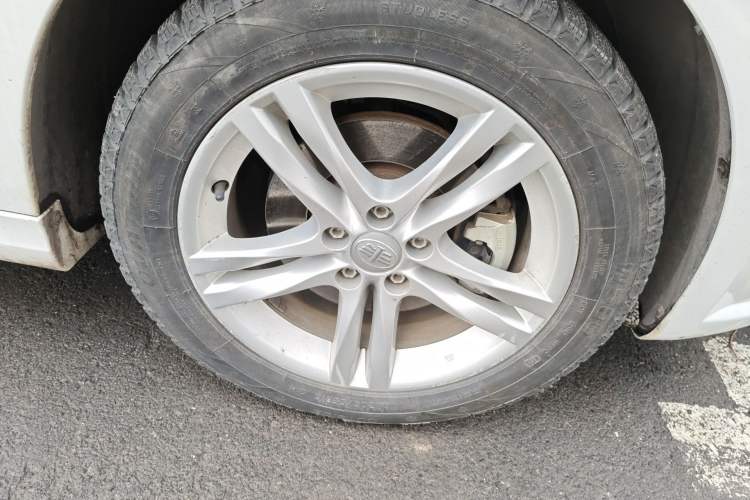 Used Bestune B30EV 2018 Comfort Model Right Front Wheel Hub