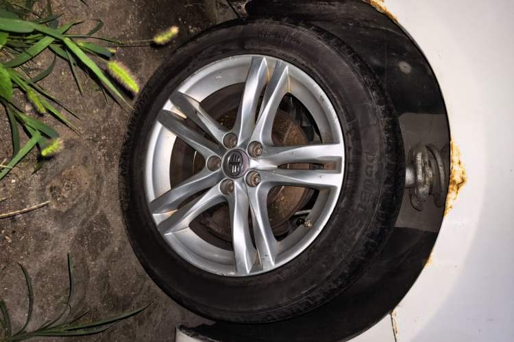Used Bestune B30EV 2019 EV400 Right Front Wheel Hub