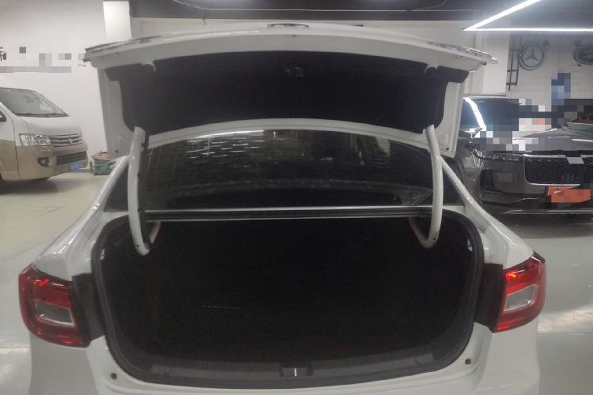 Used Bestune B30EV 2019 EV400 Trunk