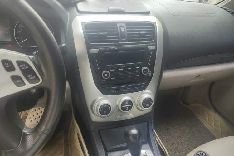 Used Bestune B50 2009 1.6 automatic luxury version Audio And AC Panel
