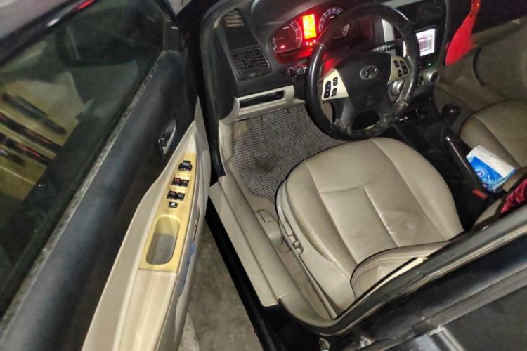 Used Bestune B50 2009 1.6 manual luxury version Driver Seat