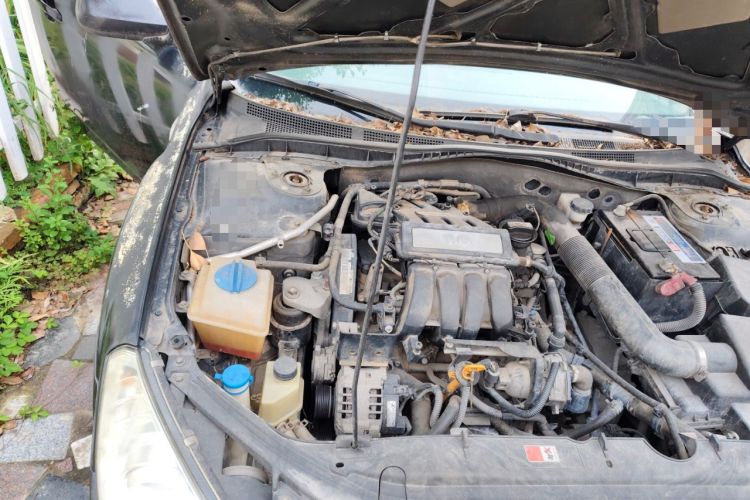 Used Bestune B50 2009 1.6 automatic prestige version Engine Bay Right