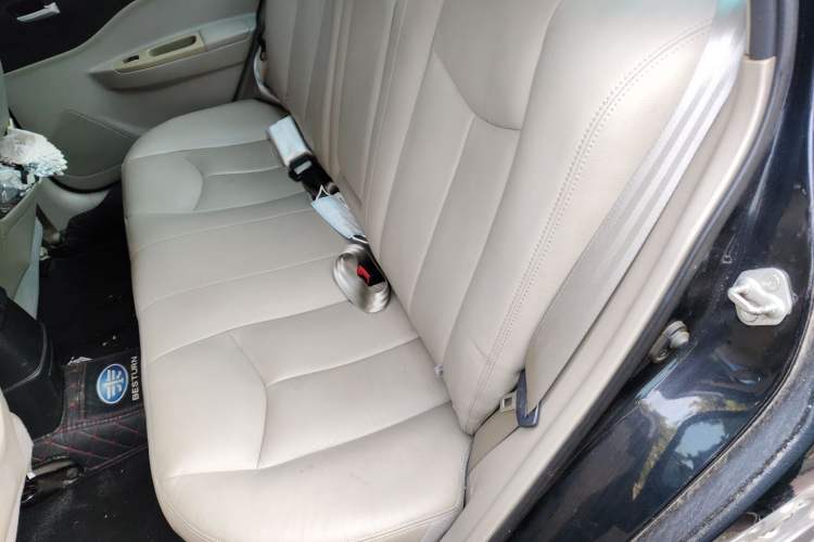 Used Bestune B50 2009 1.6 automatic prestige version Left Rear Seat