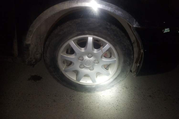 Used Bestune B50 2009 1.6 automatic prestige version Right Front Wheel Hub
