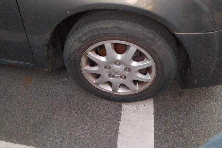 Used Bestune B50 2009 1.6 automatic luxury version Right Front Wheel Hub