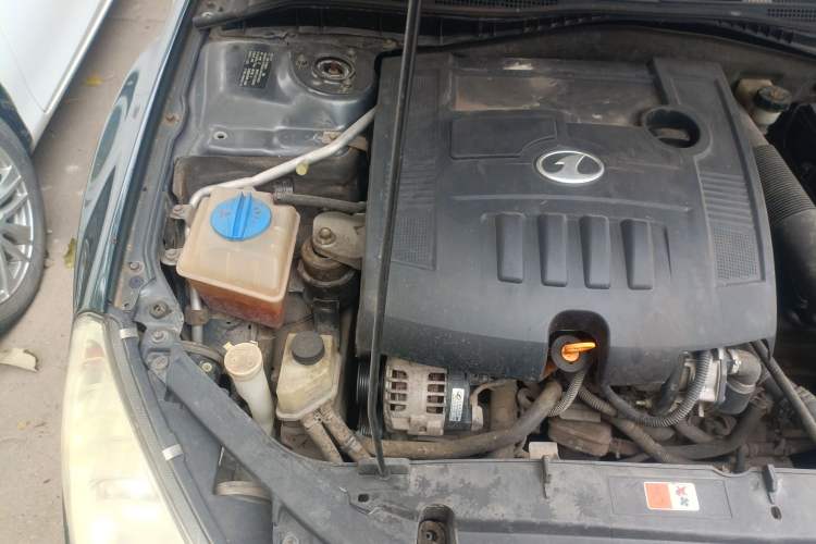 Used Bestune B50 2009 1.6 automatic luxury version Engine Bay Right