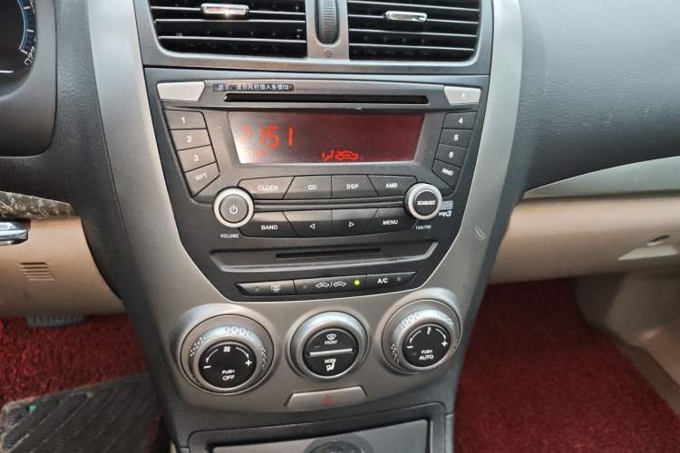 Used Bestune B50 2009 1.6 automatic luxury version Audio And AC Panel