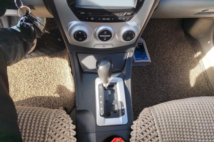 Used Bestune B50 2009 1.6 automatic prestige version Gear Lever