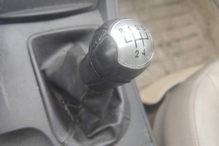 Used Bestune B50 2009 1.6 manual luxury version Gear Lever