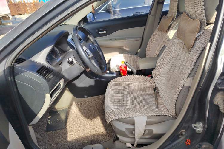 Used Bestune B50 2009 1.6 automatic prestige version Left Front Seat