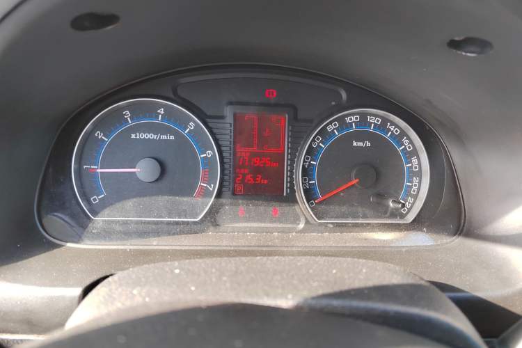 Used Bestune B50 2009 1.6 automatic prestige version Odometer Close Up
