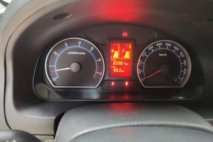 Used Bestune B50 2009 1.6 manual luxury version Odometer Close Up