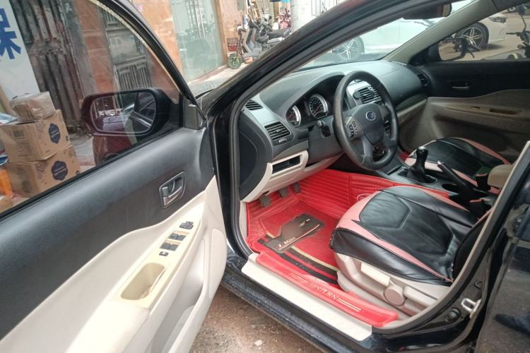 Used Bestune B50 2011 1.6L manual fashion version Driver Seat