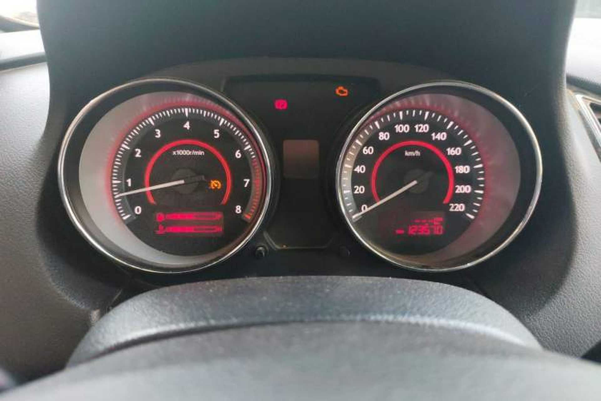 Used Bestune B50 2011 1.6L manual sunroof version Instrument Cluster