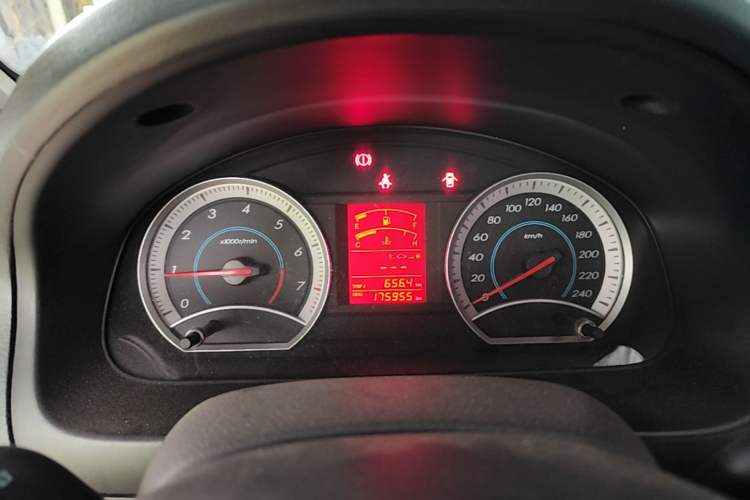 Used Bestune B50 2011 1.6L manual fashion version Instrument Cluster