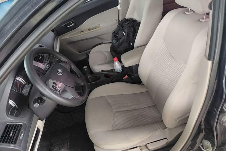 Used Bestune B50 2011 1.6L manual fashion version Left Front Seat