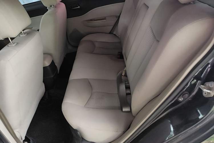 Used Bestune B50 2011 1.6L manual fashion version Left Rear Seat