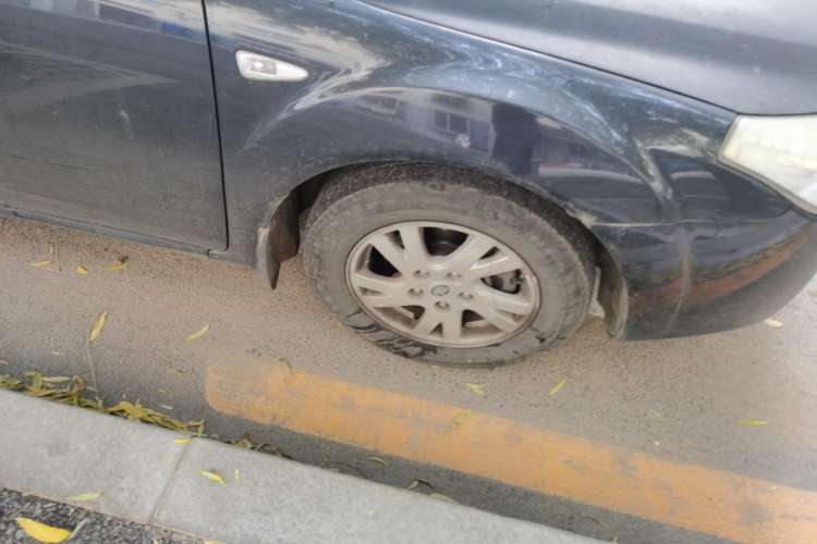 Used Bestune B50 2011 1.6L Automatic Fashion Model Left Rear Wheel Hub