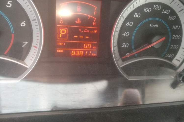 Used Bestune B50 2011 1.6L Automatic Fashion Model Odometer Close Up