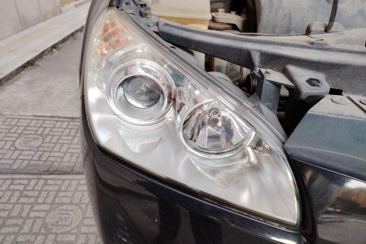 Used Bestune B50 2011 1.6L Automatic Fashion Model Right Front Headlight