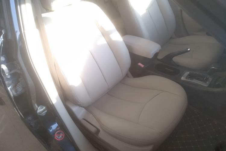 Used Bestune B50 2011 1.6L Automatic Fashion Model Right Front Seat