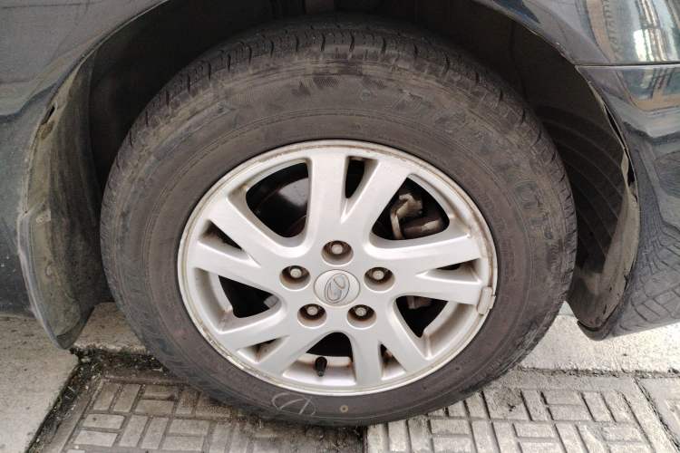 Used Bestune B50 2011 1.6L Automatic Fashion Model Right Front Wheel Hub