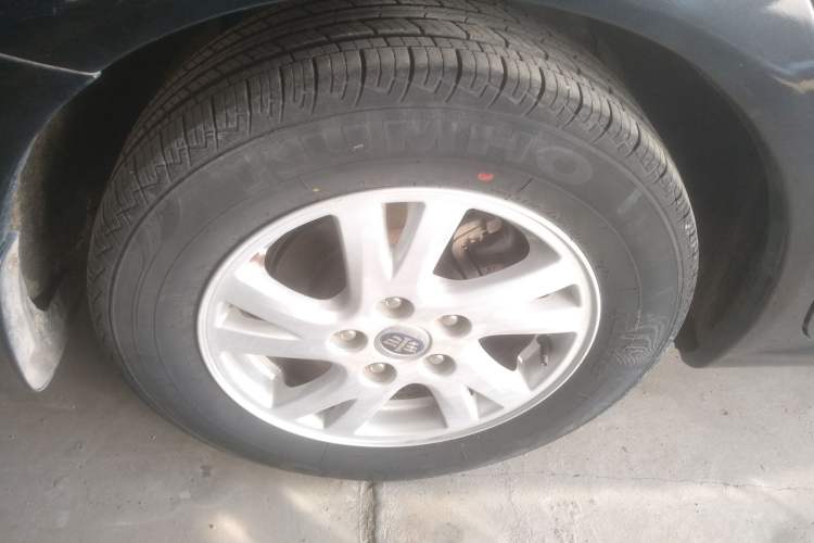Used Bestune B50 2011 1.6L Automatic Fashion Model Right Rear Wheel Hub