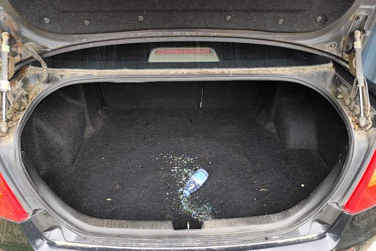 Used Bestune B50 2011 1.6L manual fashion version Trunk