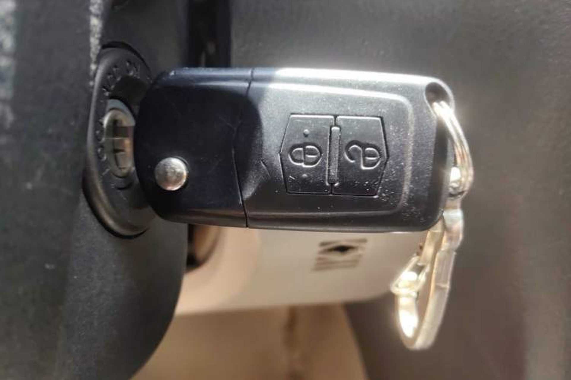 Used Bestune B50 2011 1.6L manual sunroof version Vehicle Key