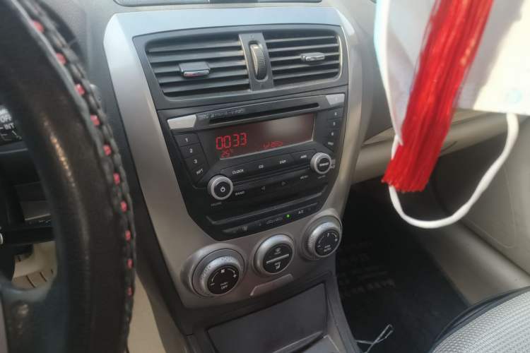 Used Bestune B50 2011 1.6L manual fashion version Audio And AC Panel