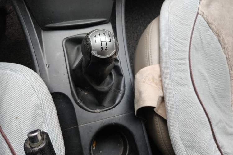 Used Bestune B50 2011 1.6L Manual Limited Edition Gear Lever