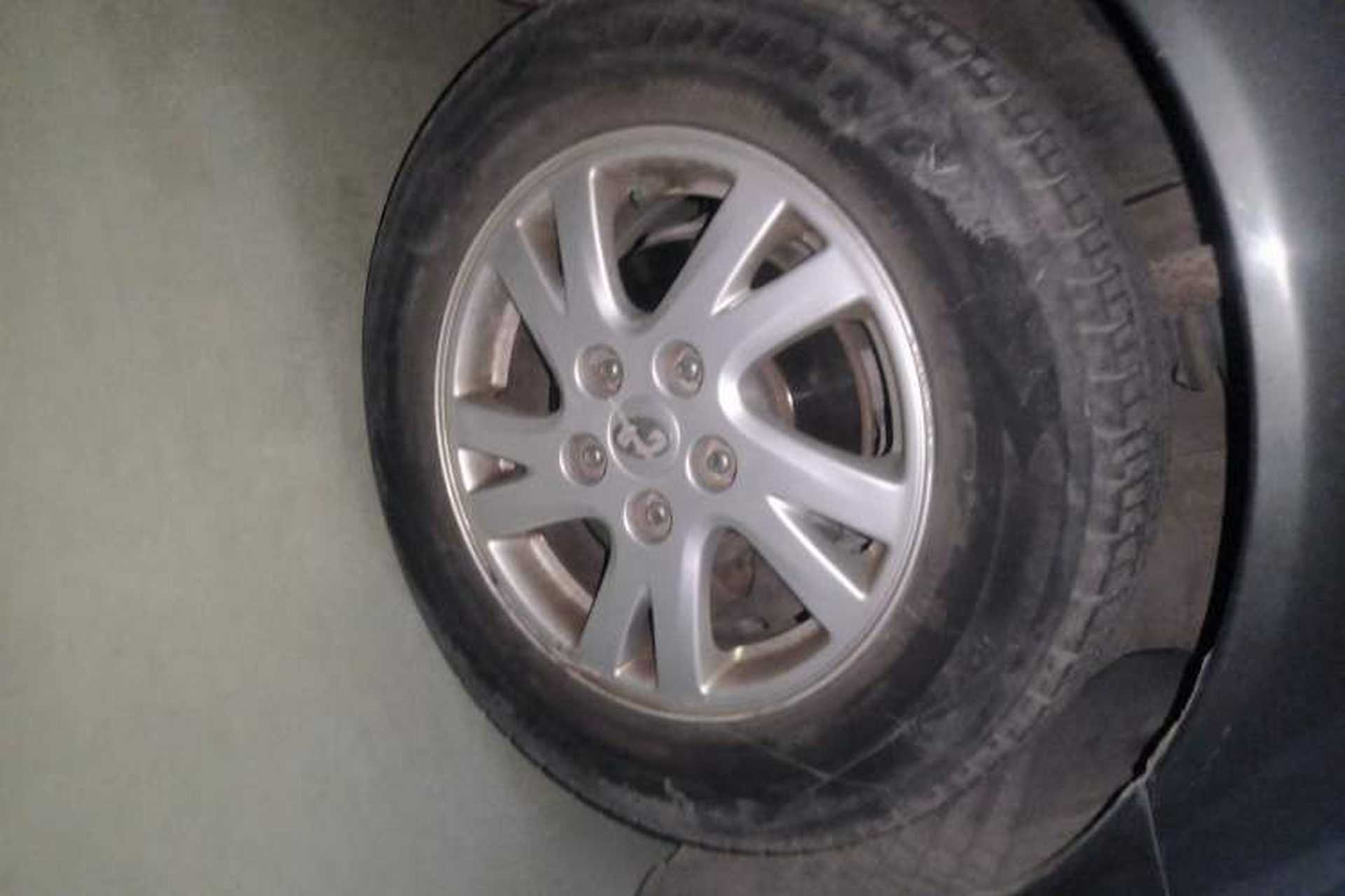Used Bestune B50 2011 1.6L manual sunroof version Right Front Wheel Hub