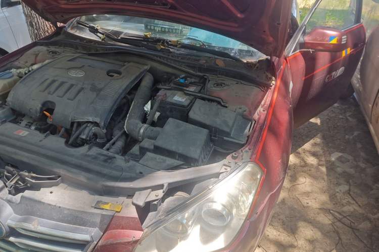 Used Bestune B50 2011 1.6L automatic with sunroof Engine Bay Left