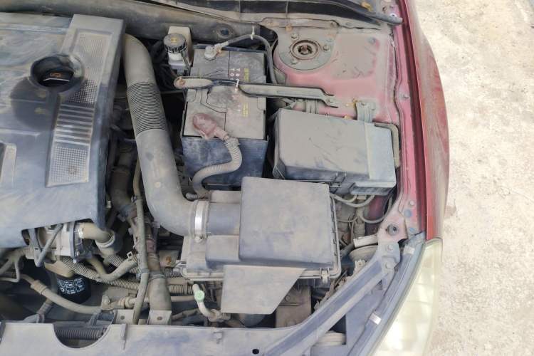 Used Bestune B50 2011 1.6L automatic with sunroof Engine Bay Left