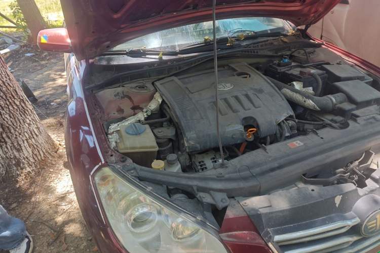 Used Bestune B50 2011 1.6L automatic with sunroof Engine Bay Right