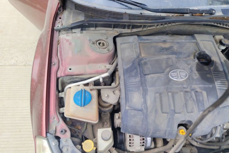 Used Bestune B50 2011 1.6L automatic with sunroof Engine Bay Right