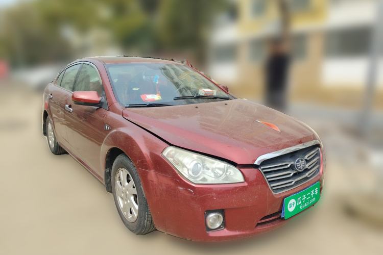 Used Bestune B50 2011 1.6L automatic with sunroof Front Right 45 Deg