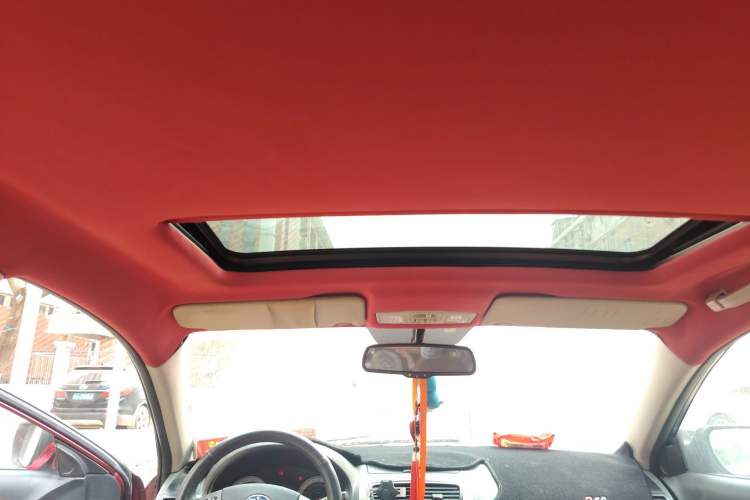 Used Bestune B50 2011 1.6L automatic with sunroof Headliner