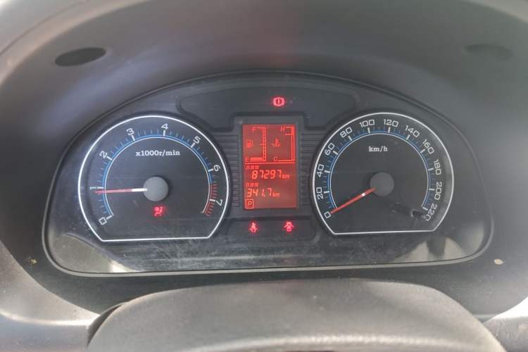Used Bestune B50 2011 1.6L automatic with sunroof Instrument Cluster