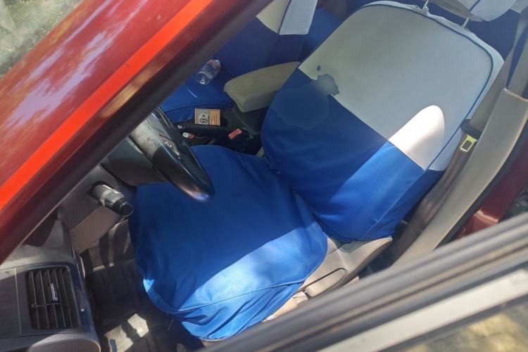 Used Bestune B50 2011 1.6L automatic with sunroof Left Front Seat