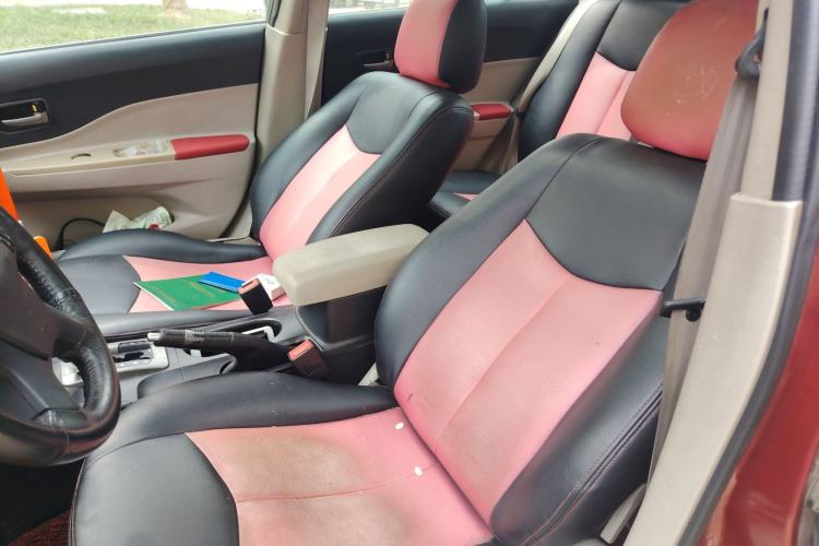 Used Bestune B50 2011 1.6L automatic with sunroof Left Front Seat