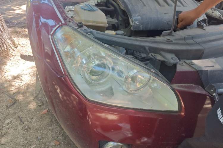 Used Bestune B50 2011 1.6L automatic with sunroof Right Front Headlight