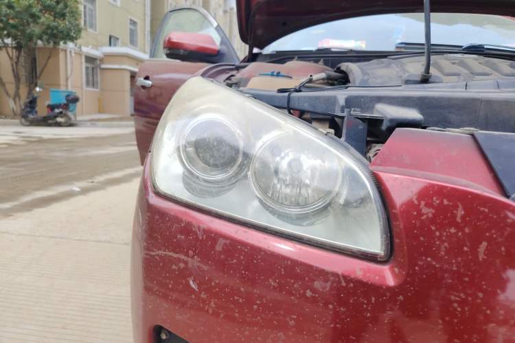 Used Bestune B50 2011 1.6L automatic with sunroof Right Front Headlight